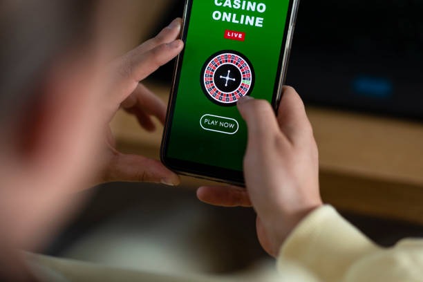 Playtech slot game selection and live-dealer table lobby on fun lotre